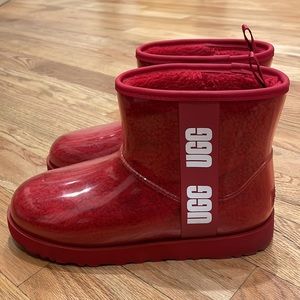 UGG classic clear mini boot size US10 in samba red